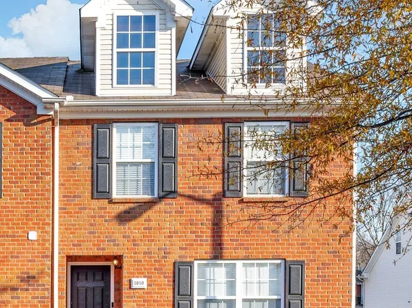 1010 Wolves Den Pl, Murfreesboro, TN 37128