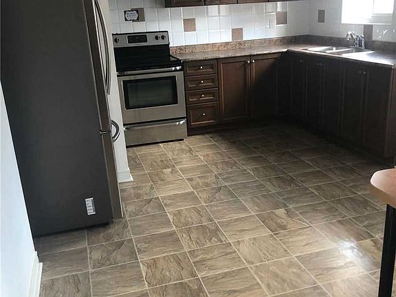 3rd image of 74 Marchbank Cres
