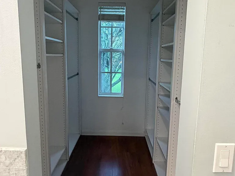 262 Iris Dr — Photo 17