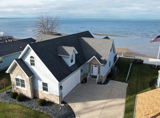 2313 E Sand Rd, Pt Clinton, OH 43452