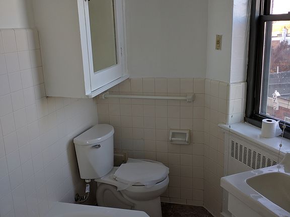 5th image of 2601 Pennsylvania Ave APT 530