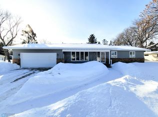 2402 W Country Club Dr S, Fargo, ND 58103