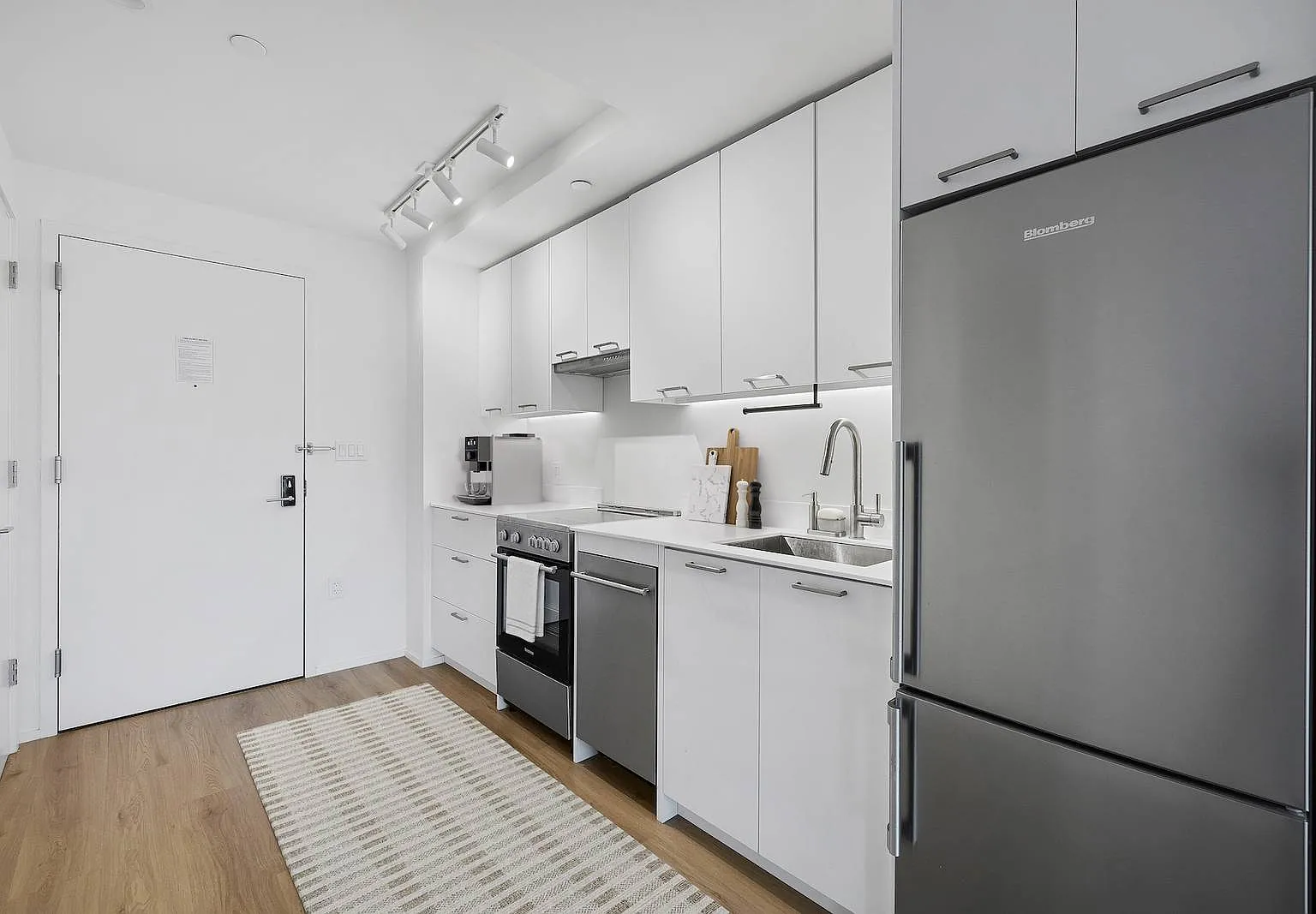 955 Sterling Place — Photo 3
