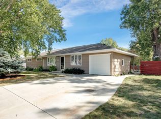 809 E 94th St, Bloomington, MN 55420