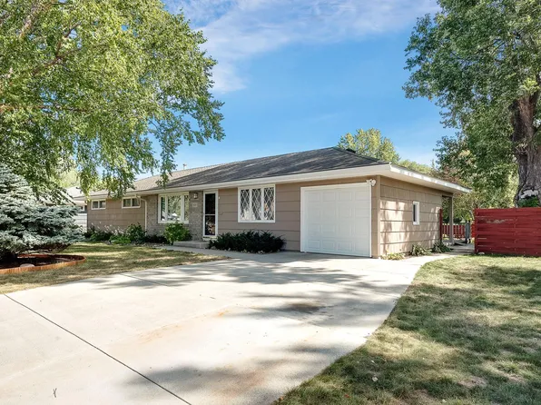 809 E 94th St, Bloomington, MN 55420