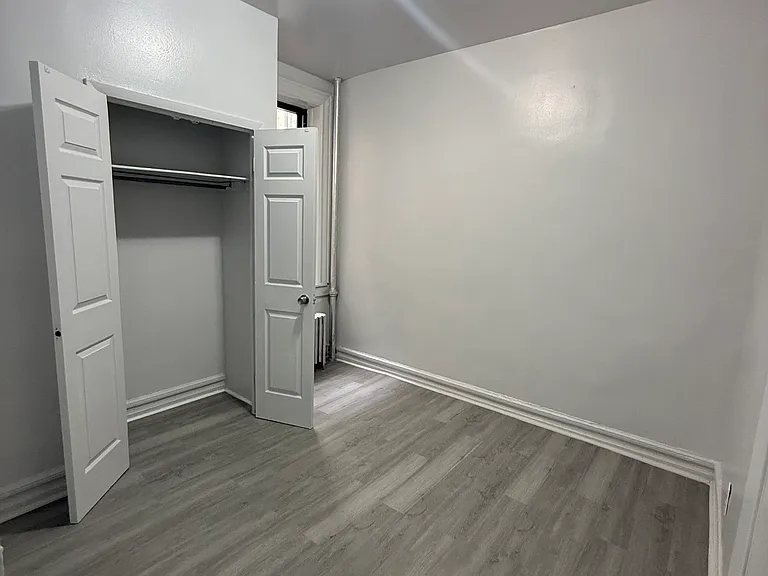 2376 Ryer Ave #1A — Photo 5