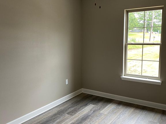 5th image of 8 N Hills Dr