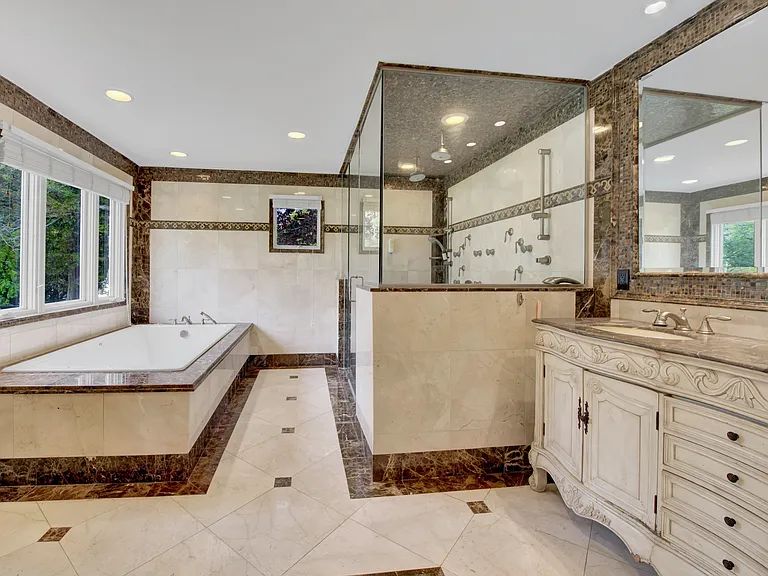 1719 Cedar Swamp Rd — Photo 12