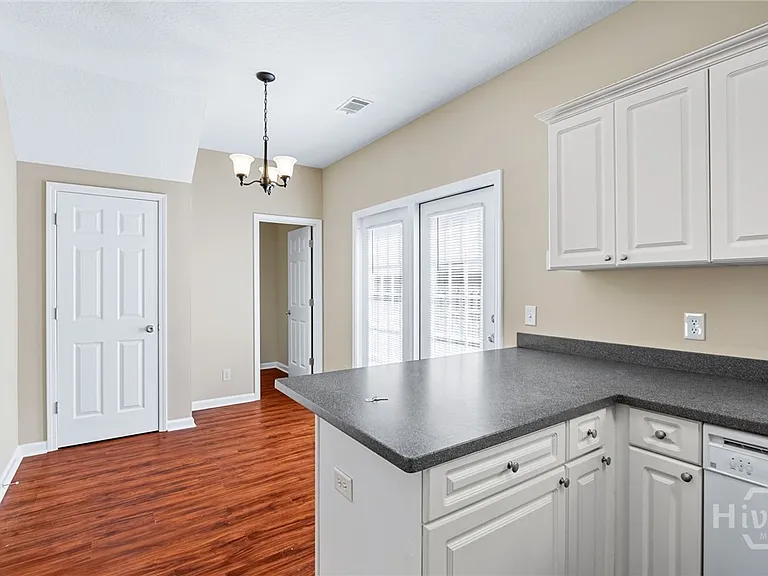 19 Cypress Ln — Photo 10