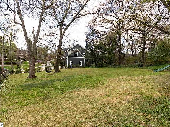 3rd image of 214 Aberdeen Dr