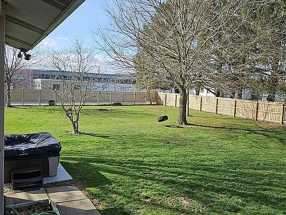 4th image of 656 Browns Ferry Rd