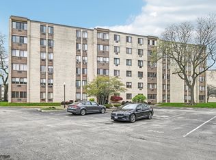 9740 S Pulaski Rd APT 306, Oak Lawn, IL 60453
