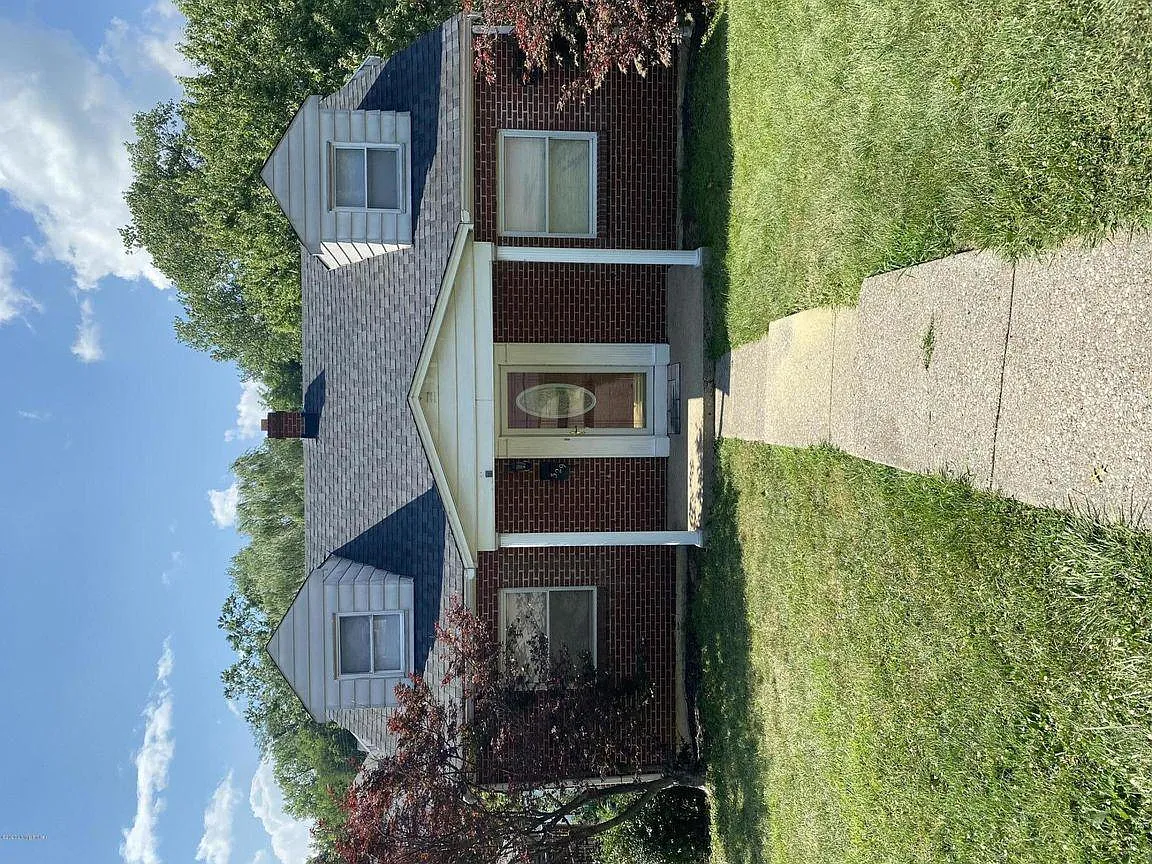 329 Riddle Pl photo 1