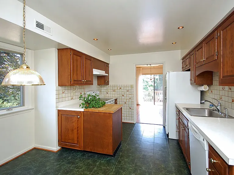 354 Paoli Woods Dr — Photo 5