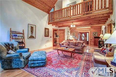 4th image of 1002 Goldfinch Ct