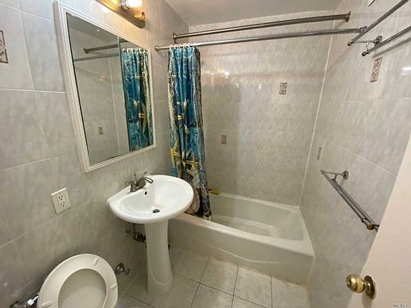 5th image of 14330 Roosevelt Ave APT 2F