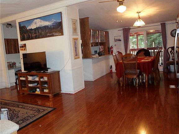 3rd image of 8220 Dawn Hill Dr SE