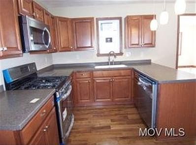5th image of 522 Windsor Dr