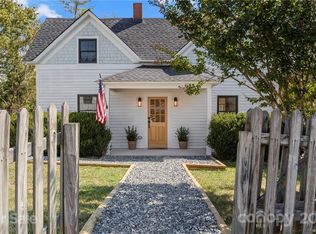 29 S School Rd, Marshall, NC 28753