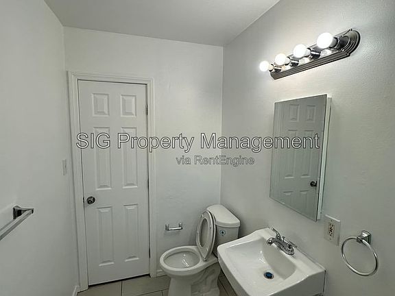 4th image of 13226 Maclay St APT 6