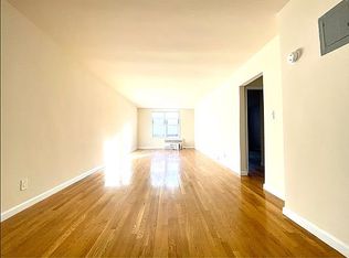 27-10 30th Ave #4B, Astoria, NY 11102