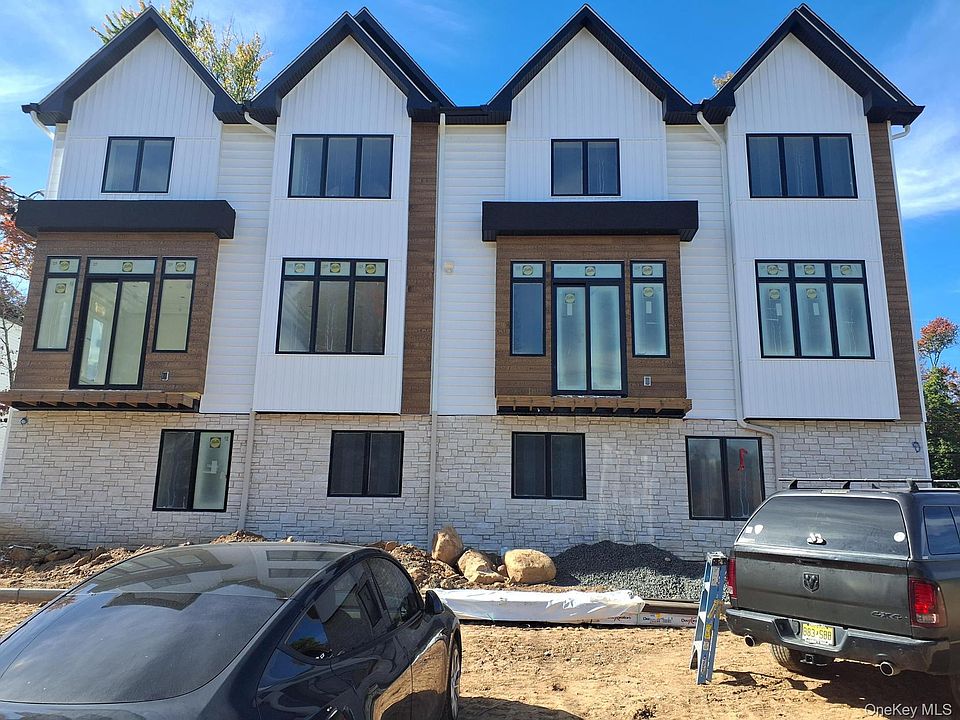 2nd image of 13 Northbrook Road #212