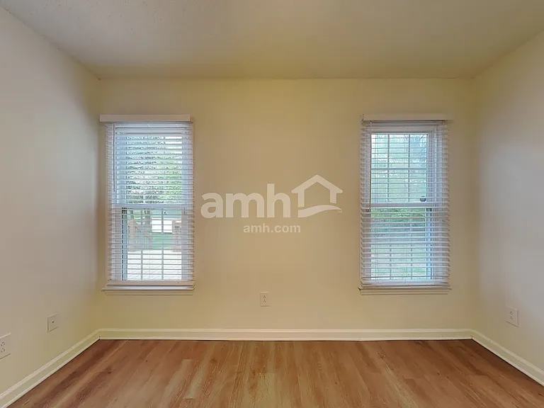 2335 Fosterdale West Ln — Photo 11