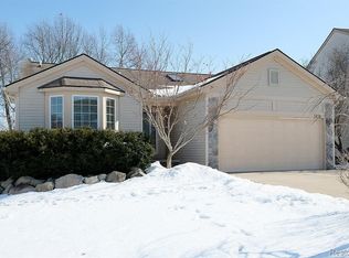 1614 Chelsea Cir, Howell, MI 48843