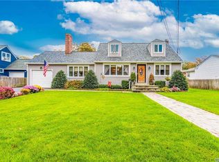 305 2nd Ave, East Northport, NY 11731