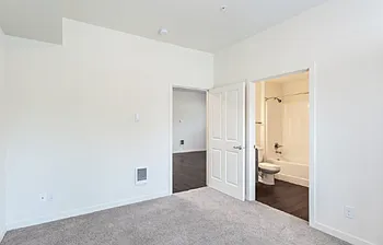 The Lavonne Apartments — Photo 20