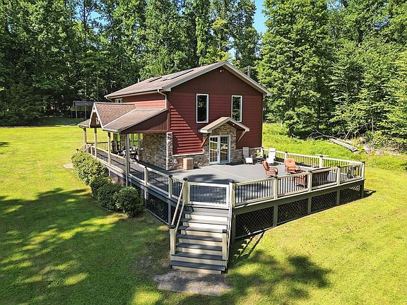 2nd image of 124 Walleye Dr