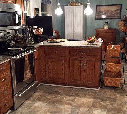 Kitchen with breakfast bar.