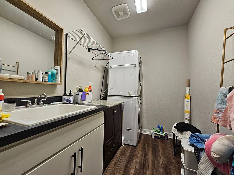 255 Rogers Ct — Photo 8