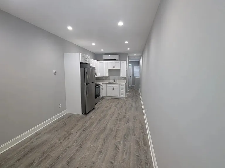 7050 W Higgins Ave #1E — Photo 4