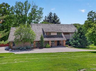 11 Denny Ln, Saint Louis, MO 63131