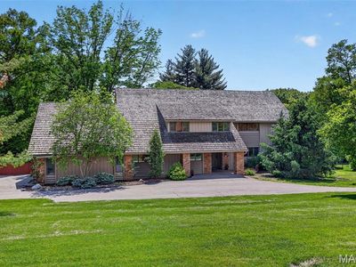 11 Denny Ln, Saint Louis, MO, 63131