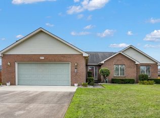 4717 Blue Fox Ct, Columbus, IN 47203