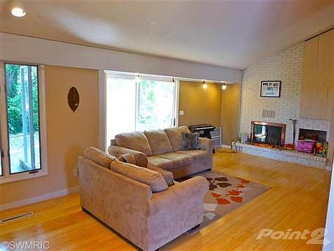 4th image of 5079 W Bluffview Dr