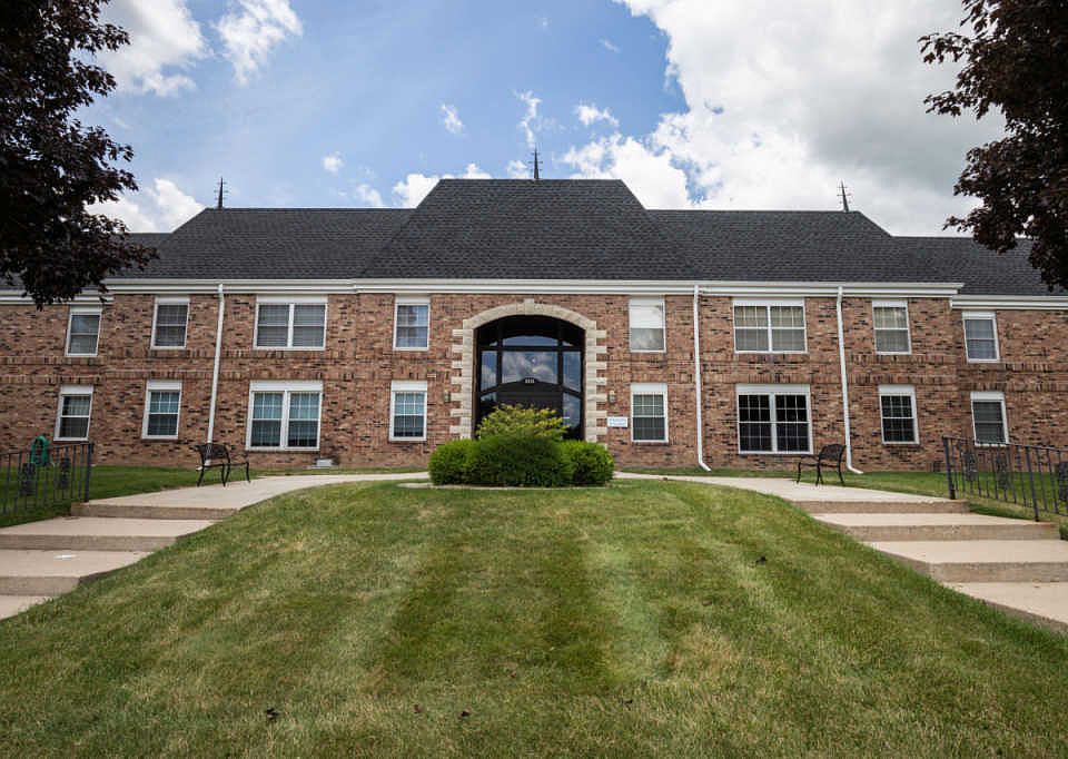 1st image of 2101 Chateau Ct APT 101F