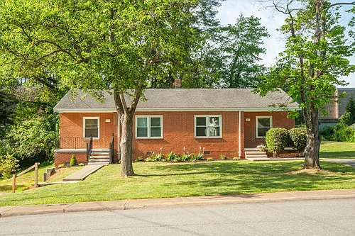 2218 Wayne Ave Photo 1
