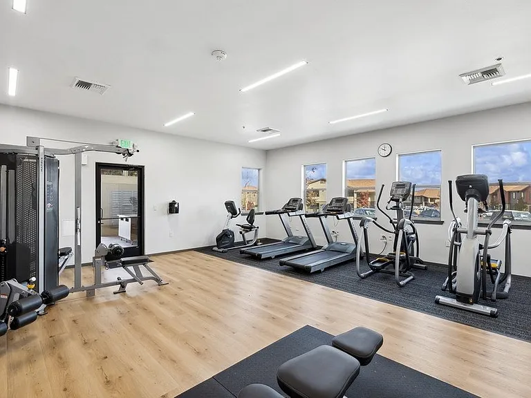 North Peak Apartments — Photo 12