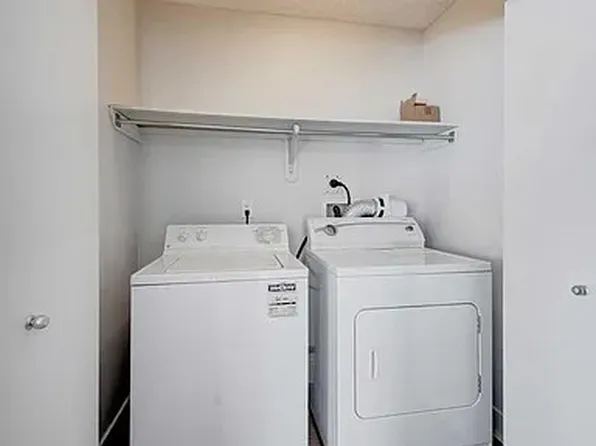 101 Village Hts SW #1, Calgary, AB T3H 2L2