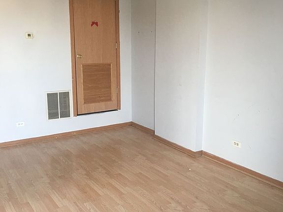 2nd image of 4147 S Kedzie Ave #3R