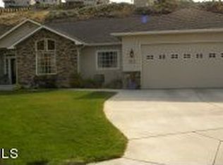 722 19th St NE, East Wenatchee, WA 98802
