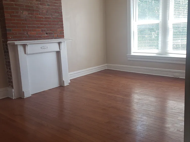 2423 S 9th St #B — Photo 3