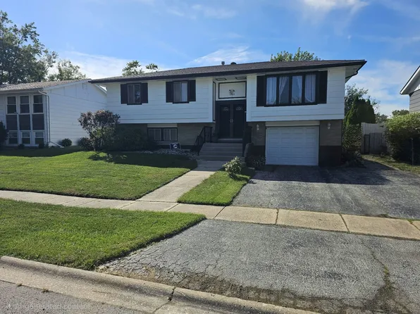 17010 Elm Dr, Hazel Crest, IL 60429