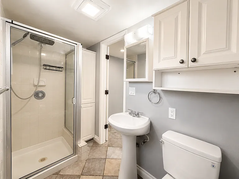 4727 Redland Dr — Photo 12