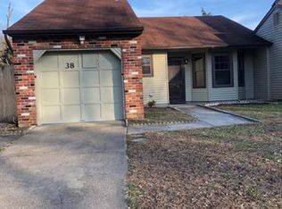 38 Hampton Gate Dr, Sicklerville, NJ 08081