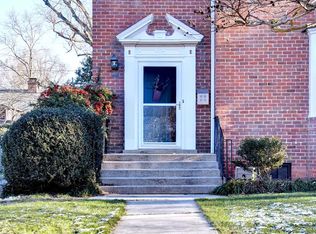 202 Hilton Ter, Newport News, VA 23601