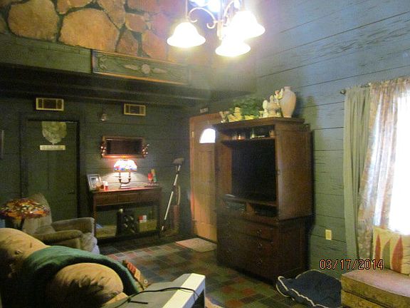 3rd image of 877 Pine Lake Dr